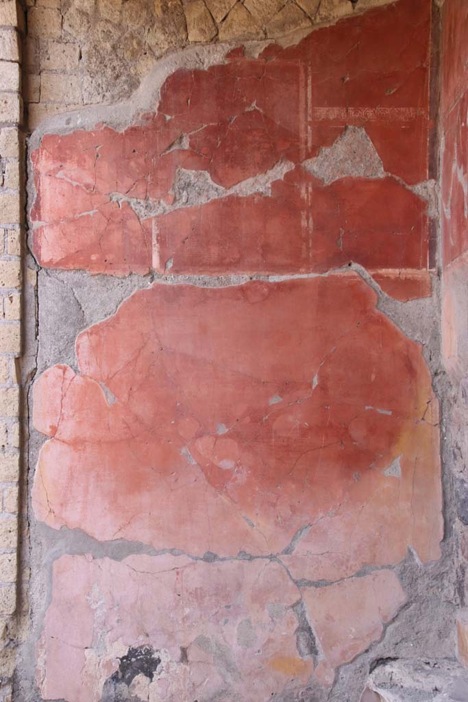 Ins. Orientalis I, 2, Herculaneum, October 2020.
Looking towards east wall in south-east corner of south side of atrium. Photo courtesy of Klaus Heese.